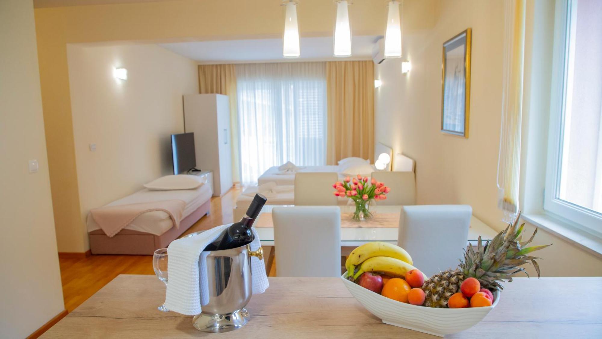 Baska Voda Apartments - Steps From The Beach, Free Parking, Central Location Exterior photo