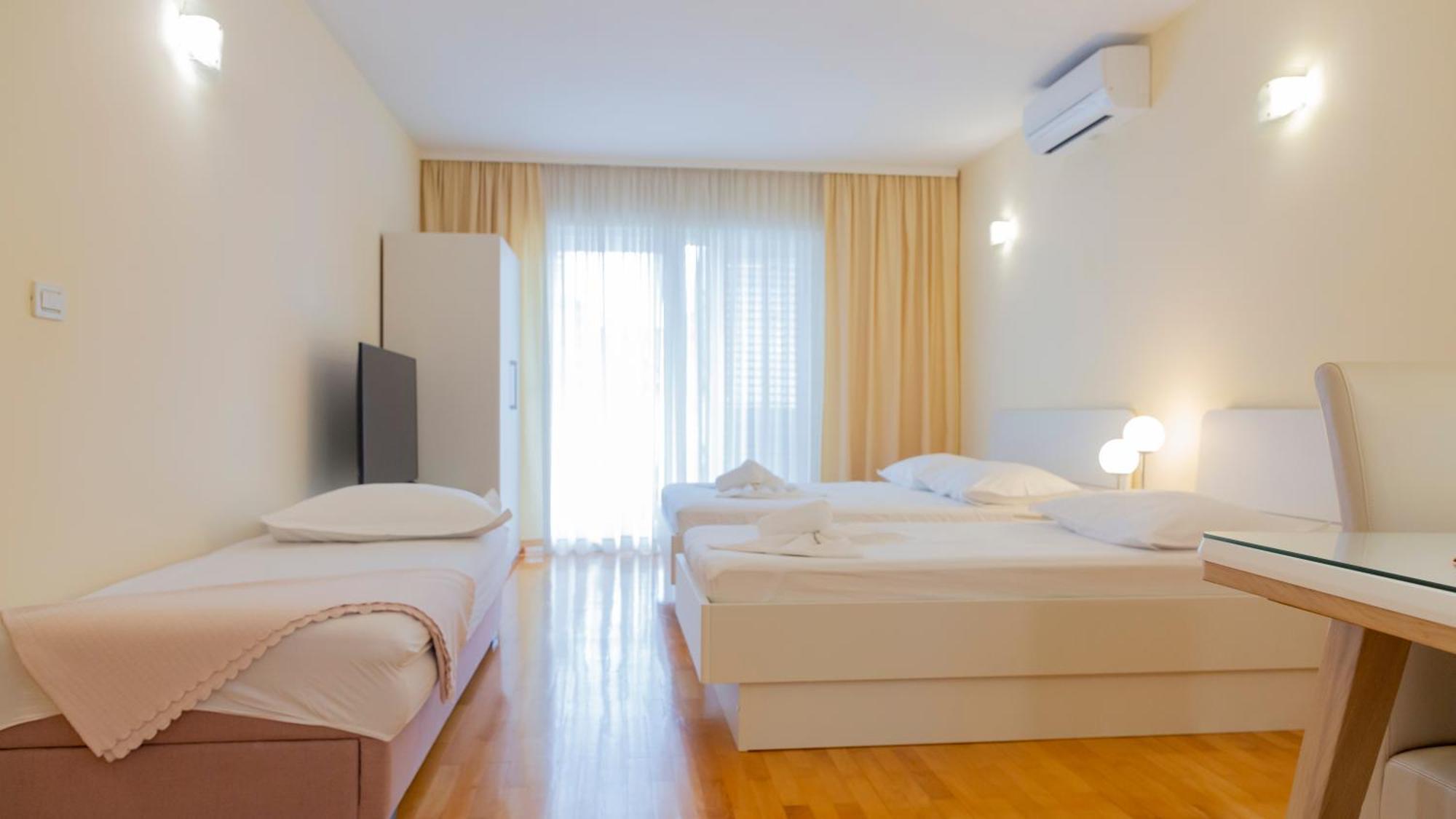 Baska Voda Apartments - Steps From The Beach, Free Parking, Central Location Exterior photo