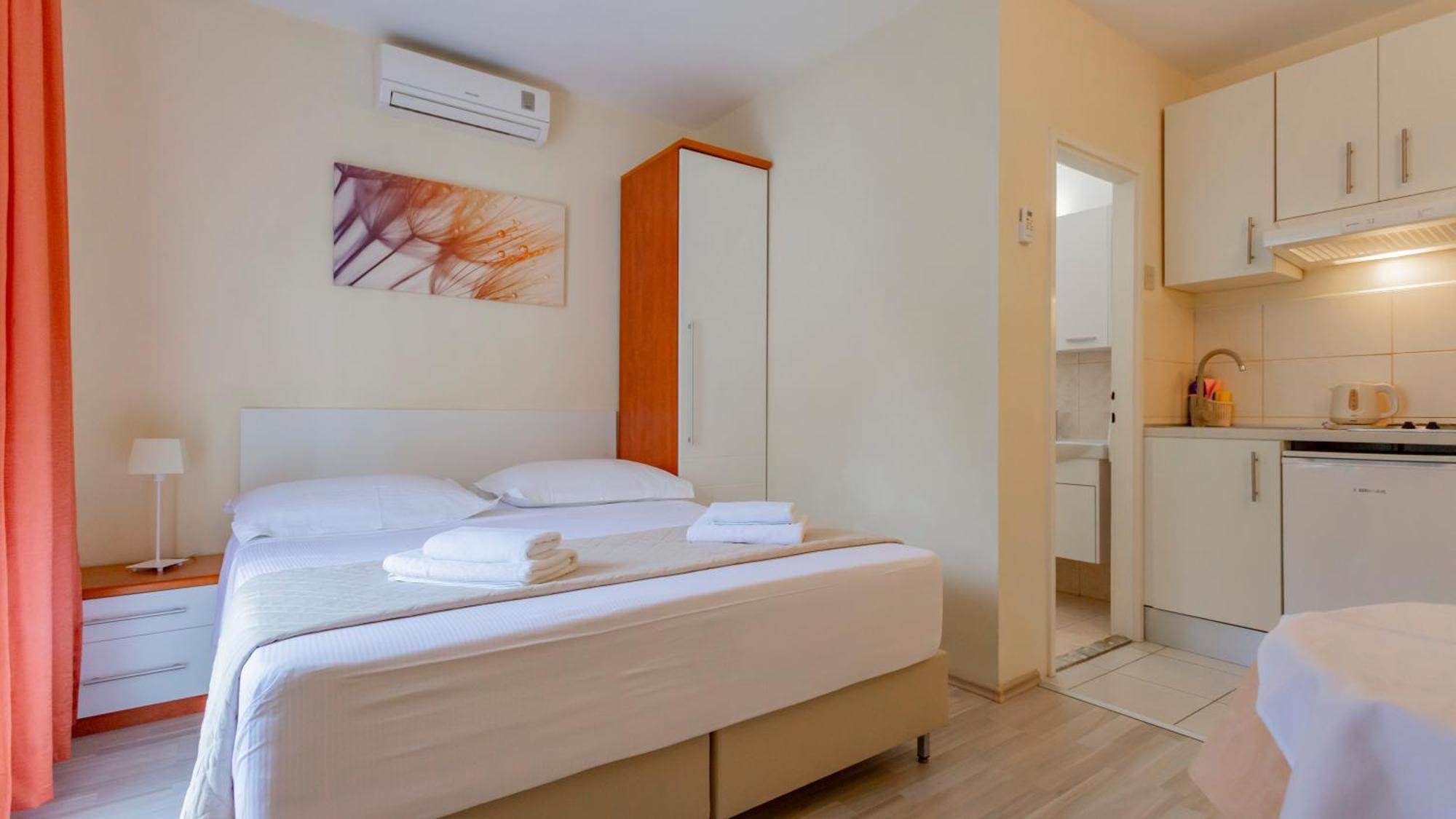 Baska Voda Apartments - Steps From The Beach, Free Parking, Central Location Exterior photo